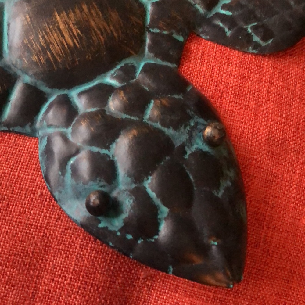 Metal turtle. Bronze with Aqua blue color. No hanger on back but could be added. - Picture 2 of 8